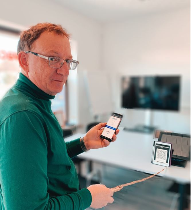 Erdacht hat sich das QRPay24 Bezahlsystem Klaus Hamal. Coronafreies Bezahlen vor Ort mit Online-Bezahlmethoden
